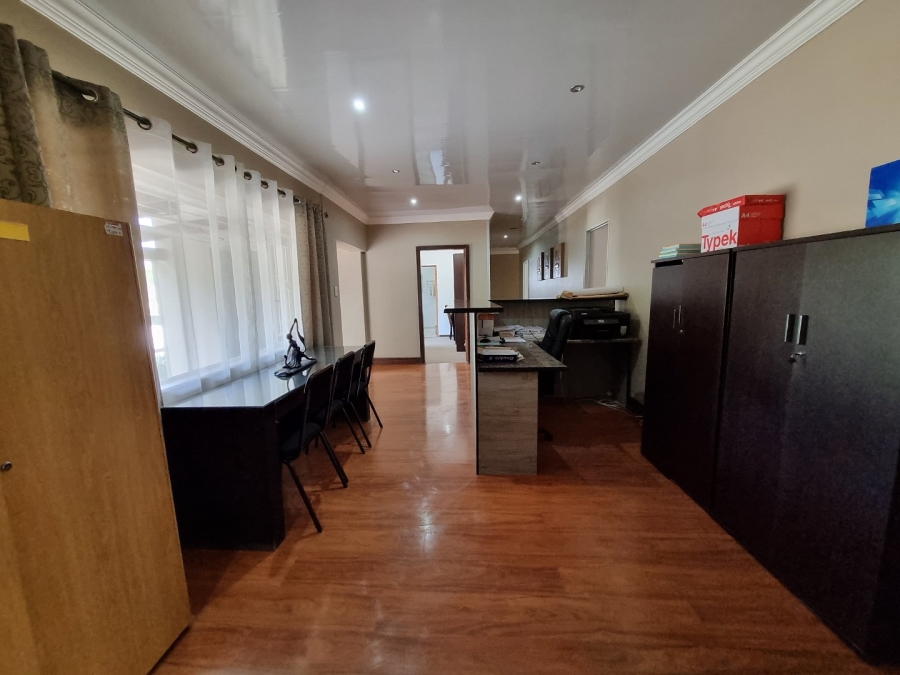 7 Bedroom Property for Sale in Brandwag Free State